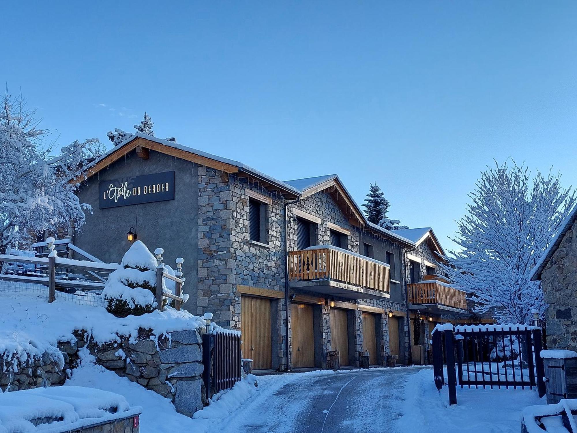 Aparthotel L'Etoile Du Berger à Les Angles  Extérieur photo